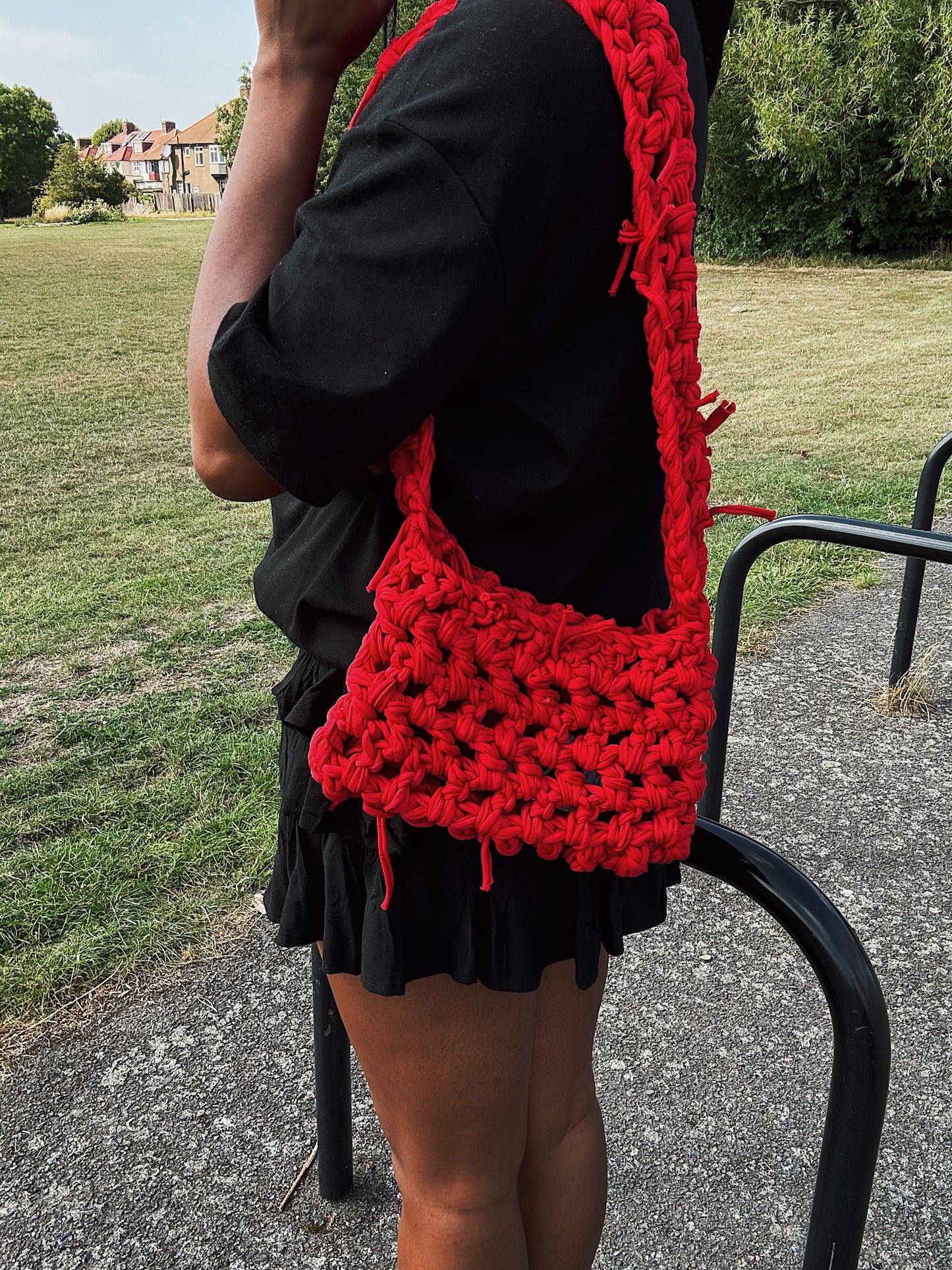 MESH SHOULDER BAG - RUBY